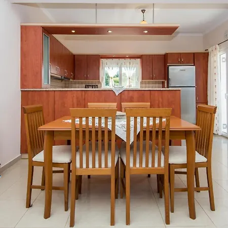 Eleftheria, - Spacious Luxury With Pool And Stunning Views Lakíthra