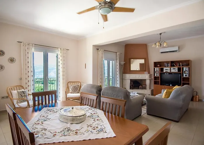 빌라 Eleftheria, - Spacious Luxury With Pool And Stunning Views Lakíthra